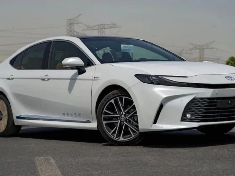 2026 TOYOTA CAMRY LUMIERE 2.5L HYBRID 4 Cylinders Engine White Brown Sedan GCC