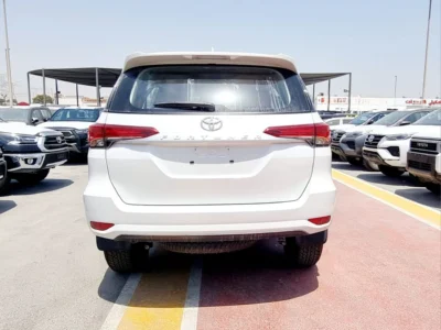 2026 TOYOTA FORTUNER 2.4 Litres 4 Cylinders DIESEL Engine White Beige SUV 4X4