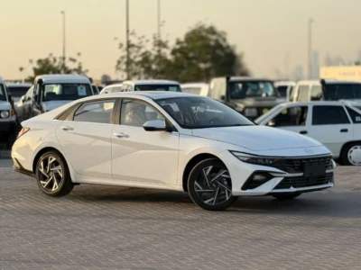 2025 Hyundai Elantra Comfort 1.5 Litres 4 Cylinders Petrol Engine White Black Sedan