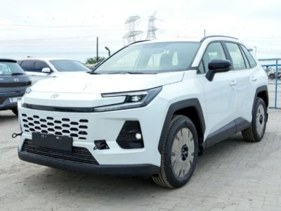 2026 TOYOTA RAV 4 XLE 2.5 Litres 4 Cylinders Hybrid Engine White Black SUV 4WD GCC