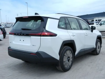 2026 TOYOTA RAV 4 XLE 2.5 Litres 4 Cylinders Hybrid Engine White Black SUV 4WD GCC