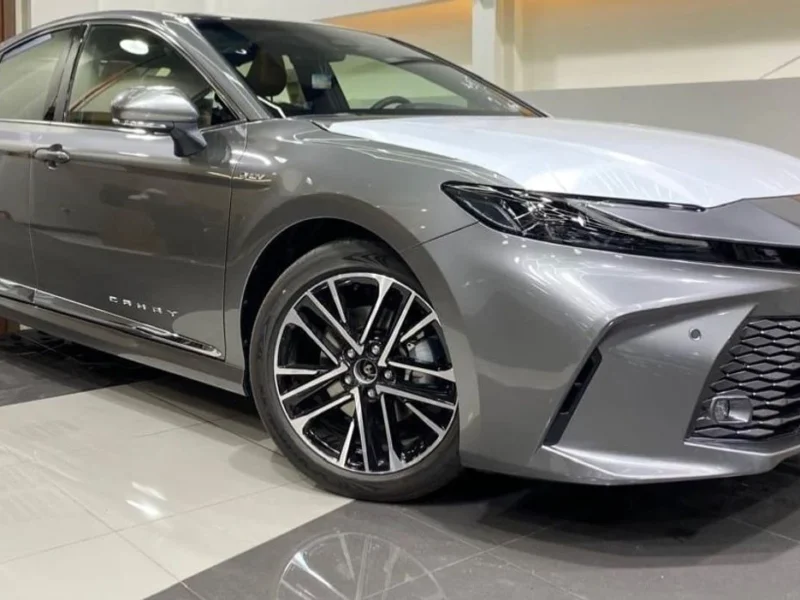 2026 TOYOTA CAMRY LUMIERE 2.5L HYBRID 4 Cylinders Engine Grey Brown Sedan GCC