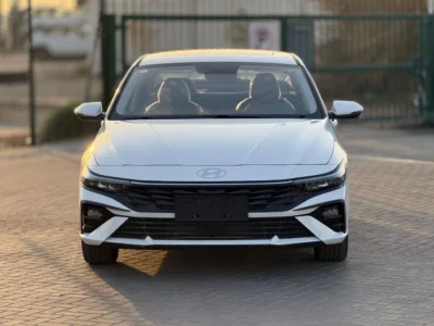 2025 Hyundai Elantra Comfort 1.5 Litres 4 Cylinders Petrol Engine White Black Sedan