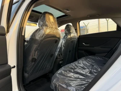 2025 Hyundai Elantra Comfort 1.5 Litres 4 Cylinders Petrol Engine White Black Sedan