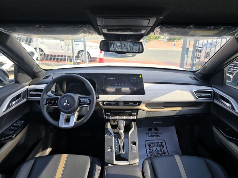 2025 Mitsubishi XFORCE P-LINE 1.5L 4 Cylinders Petrol Engine White Black SUV FWD