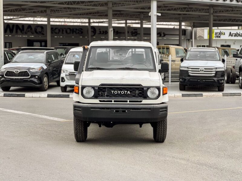 2026 Toyota Land Cruiser 79 SC STD 2.8L 4 Cylinders Petrol White Tan Pickup M/T GCC