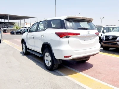 2026 TOYOTA FORTUNER 2.4 Litres 4 Cylinders DIESEL Engine White Beige SUV 4X4