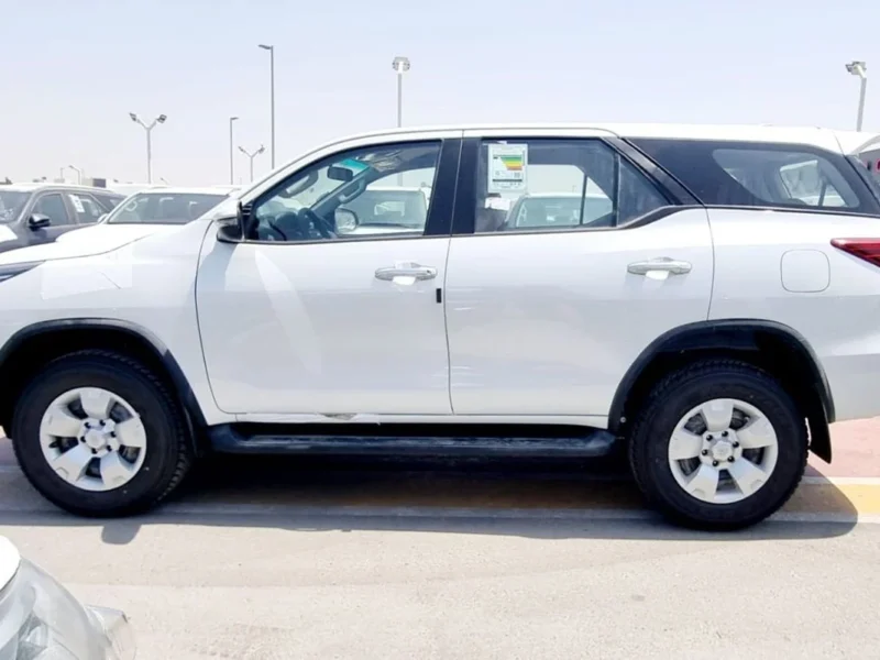 2026 TOYOTA FORTUNER 2.4 Litres 4 Cylinders DIESEL Engine White Beige SUV 4X4