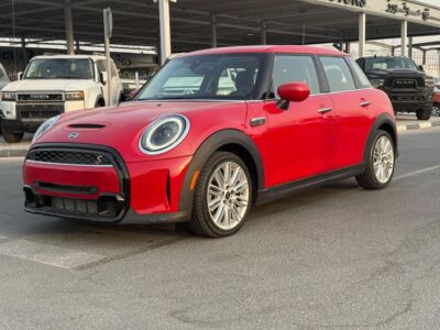 2024 Mini Cooper S 2.0 Litres Turbocharged 4 Cylinders Engine Red Black Sedan