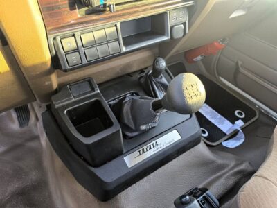 2025 Toyota Land Cruiser 4.0 Litres 4 Cylinders Engine White Beige Pick Up SC GCC