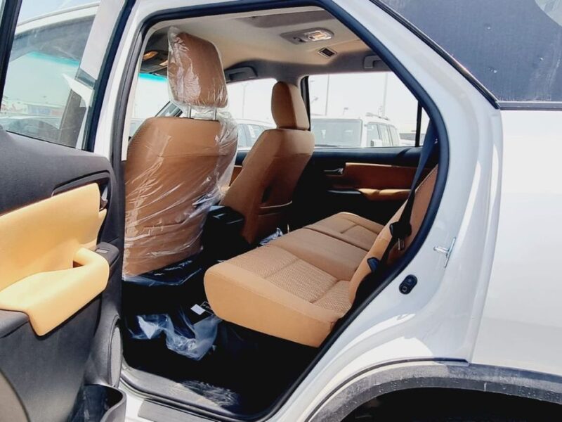 2026 TOYOTA FORTUNER 2.4 Litres 4 Cylinders DIESEL Engine White Beige SUV 4X4