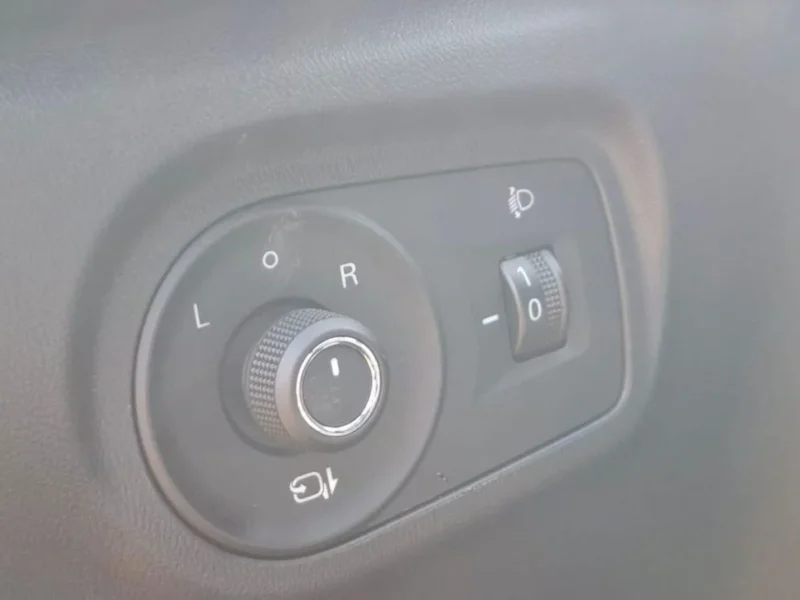 2025 MG 5 MG5 1.5 Litres 4 Cylinders Petrol Engine Grey Black Sedan Automatic