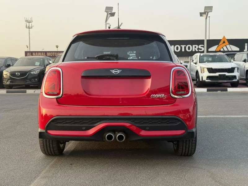 2024 Mini Cooper S 2.0 Litres Turbocharged 4 Cylinders Engine Red Black Sedan