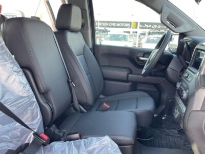 2025 Chevrolet Silverado 5.3 Litres V8 Petrol Engine White Black Pickup Truck GCC Specs