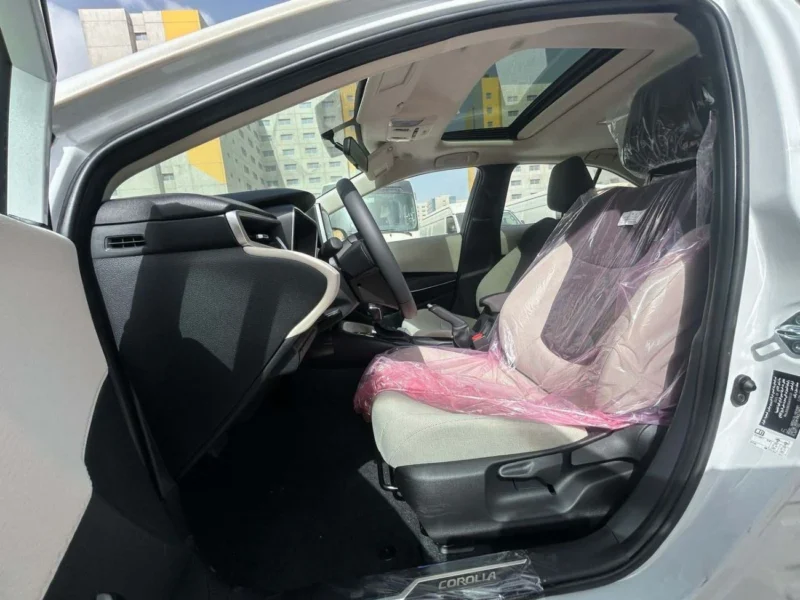 2025 Toyota Corolla GLI 2.0 Litres 4-Cylinder Petrol Engine White Grey Sedan GCC Specs