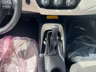 2025 Toyota Corolla GLI 2.0 Litres 4-Cylinder Petrol Engine White Grey Sedan GCC Specs