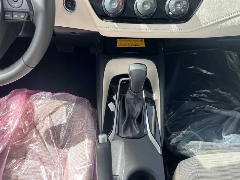 2025 Toyota Corolla GLI 2.0 Litres 4-Cylinder Petrol Engine White Grey Sedan GCC Specs