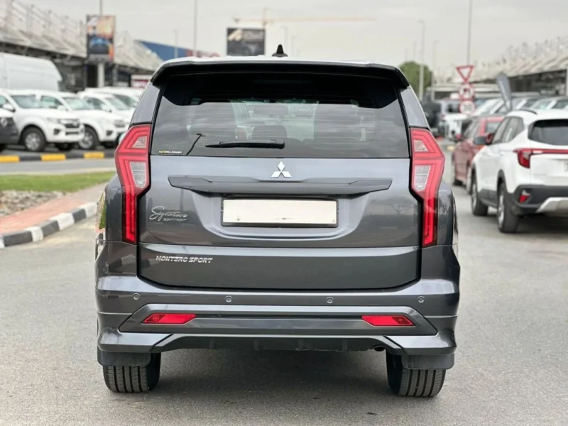 2022 Mitsubishi Montero Sport Signature Edition 3.0 Liters V6 Engine Grey Black SUV GCC Specs
