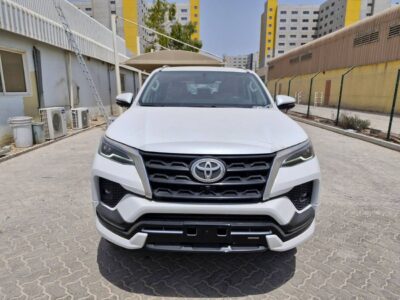 2025 Toyota Fortuner 4.0 Litres V6 Petrol Engine White Tan GCC 4x4 Automatic