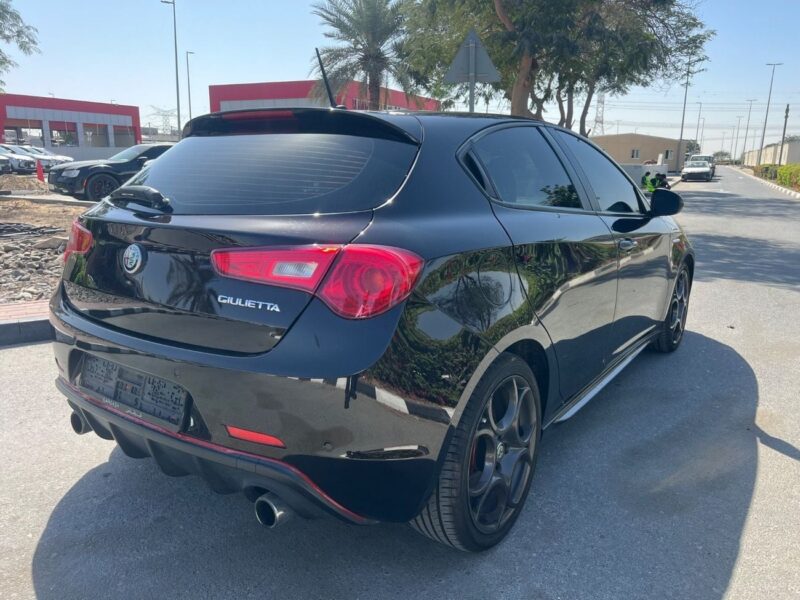 2019 Alfa Romeo Giulietta Veloce 1.8L 4 Cylinders Petrol Engine Black Red Hatchback