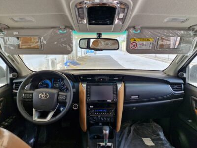 2025 Toyota Fortuner 4.0 Litres V6 Petrol Engine White Tan GCC 4x4 Automatic