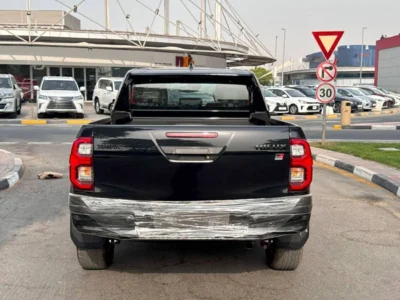 2025 TOYOTA HILUX DCAB GRS 2.8L 4-cylinder Turbocharged Diesel Black Pickup Truck