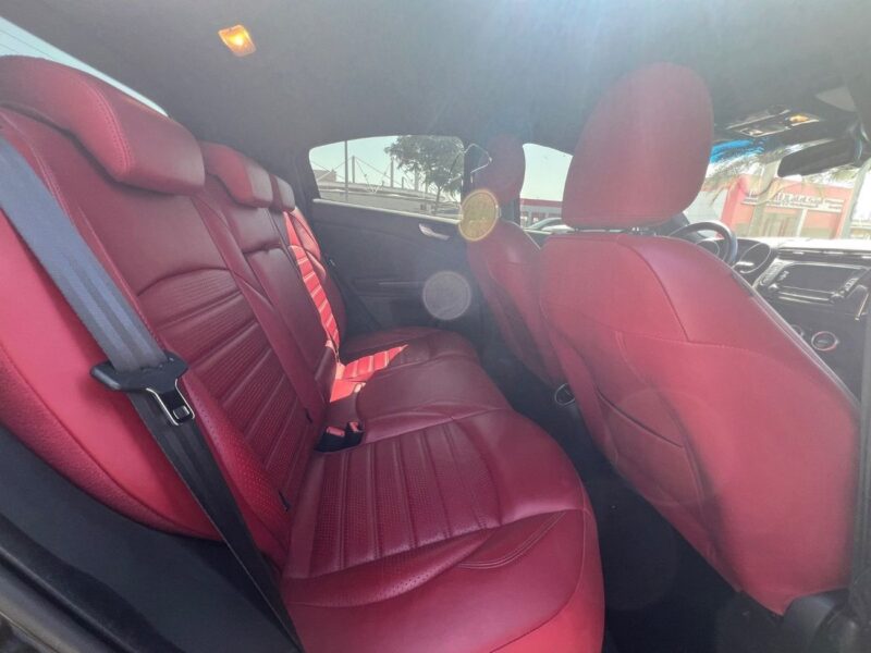 2019 Alfa Romeo Giulietta Veloce 1.8L 4 Cylinders Petrol Engine Black Red Hatchback