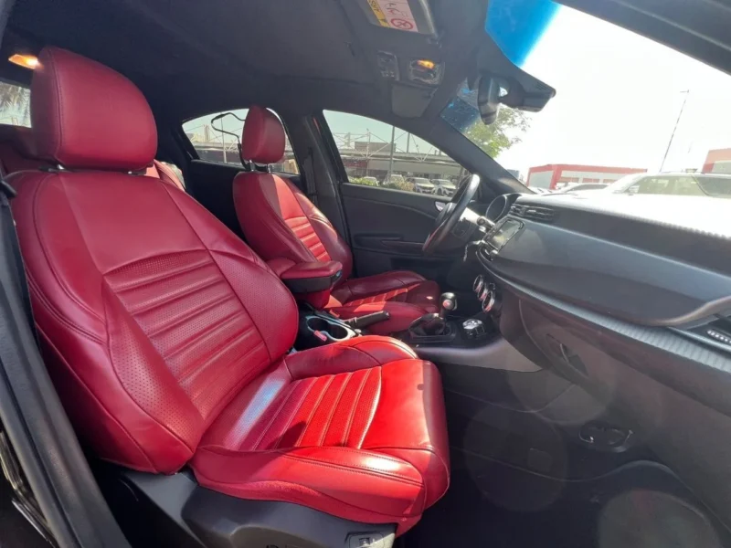 2019 Alfa Romeo Giulietta Veloce 1.8L 4 Cylinders Petrol Engine Black Red Hatchback