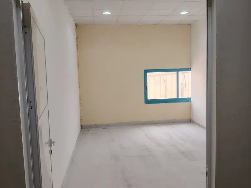 375 sqft warehouse Available in Al Quoz