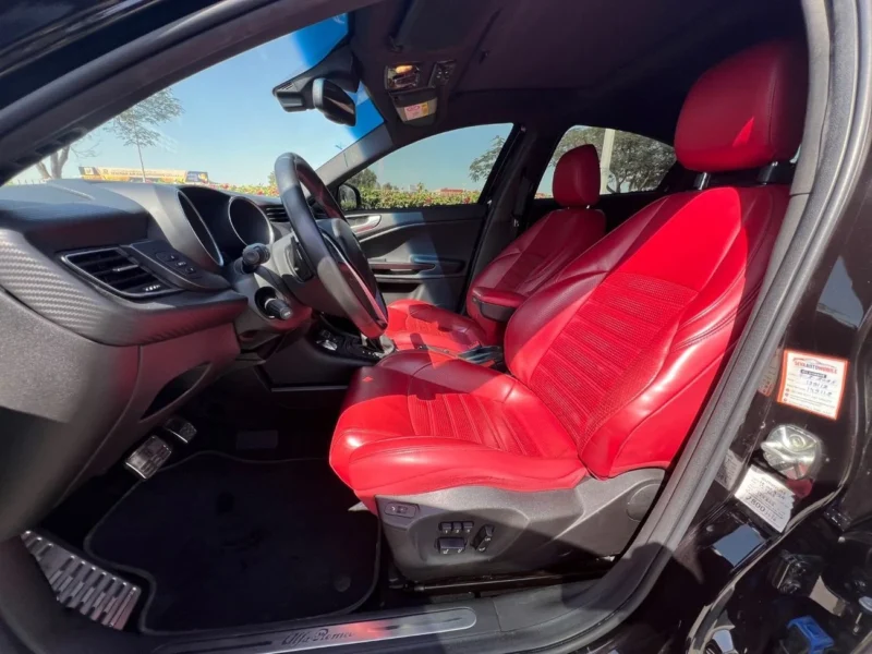 2019 Alfa Romeo Giulietta Veloce 1.8L 4 Cylinders Petrol Engine Black Red Hatchback