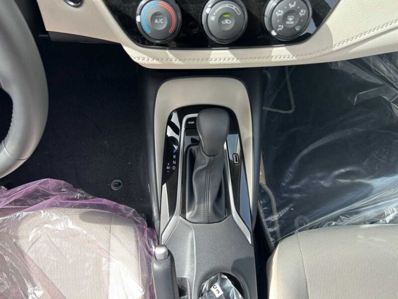 2025 TOYOTA COROLLA GLI 2.0 Liters 4 Cylinders Petrol Engine Silver Grey Sedan GCC