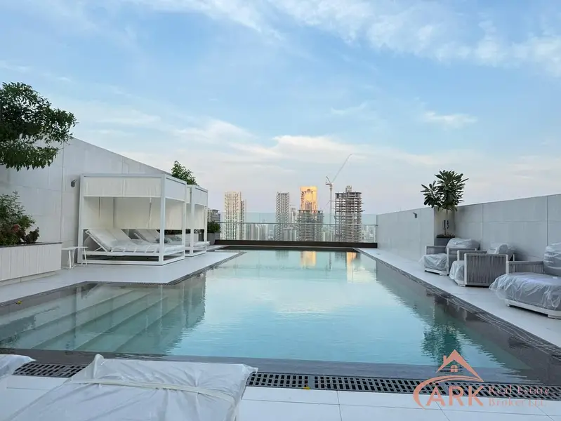 Brand New Spacious Layout Park Views