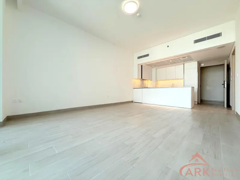 Park View Spacious and Bright Modern Living