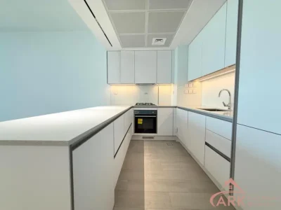 Park View Spacious and Bright Modern Living