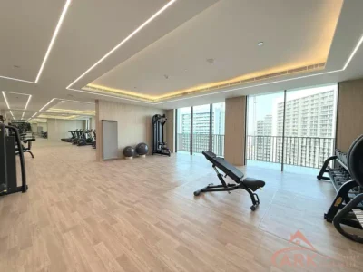 Park View Spacious and Bright Modern Living