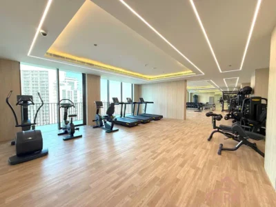 Park View Spacious and Bright Modern Living