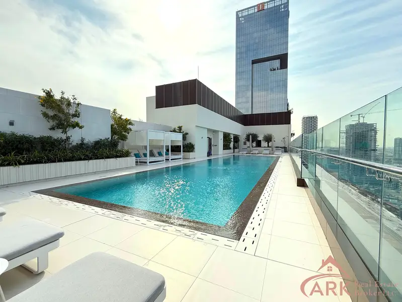 Park View Spacious and Bright Modern Living