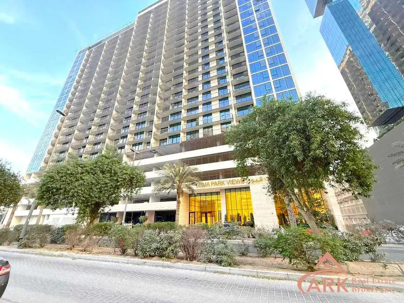 Brand New Spacious Layout Park Views