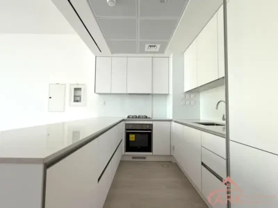 Brand New Spacious Layout Park Views