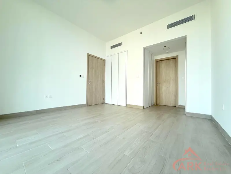 Brand New Spacious Layout Park Views