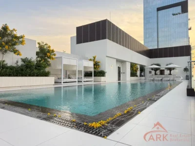 Sophisticated Design Spacious Living Park View