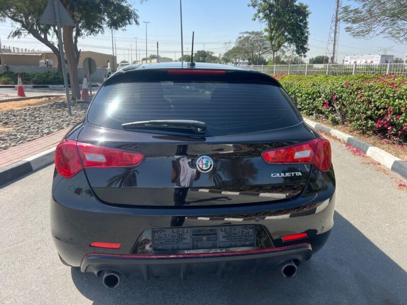 2019 Alfa Romeo Giulietta Veloce 1.8L 4 Cylinders Petrol Engine Black Red Hatchback