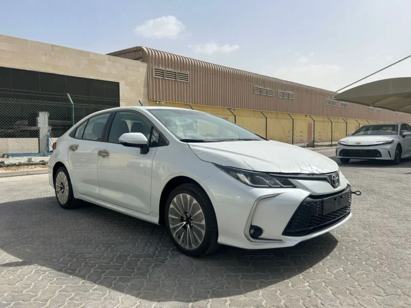 2025 Toyota Corolla GLI 2.0 Litres 4-Cylinder Petrol Engine White Grey Sedan GCC Specs