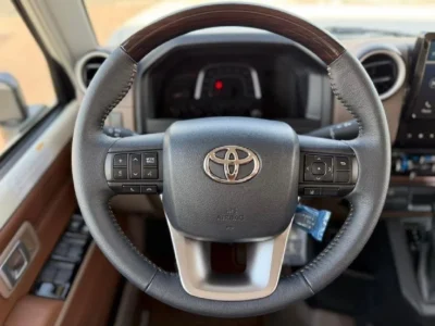 2026 TOYOTA LAND CRUSER LC79 4.0 Litres V6 Petrol Engine White Brown Pickup Truck