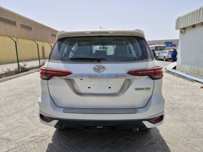 2025 Toyota Fortuner 4.0 Litres V6 Petrol Engine White Tan GCC 4x4 Automatic