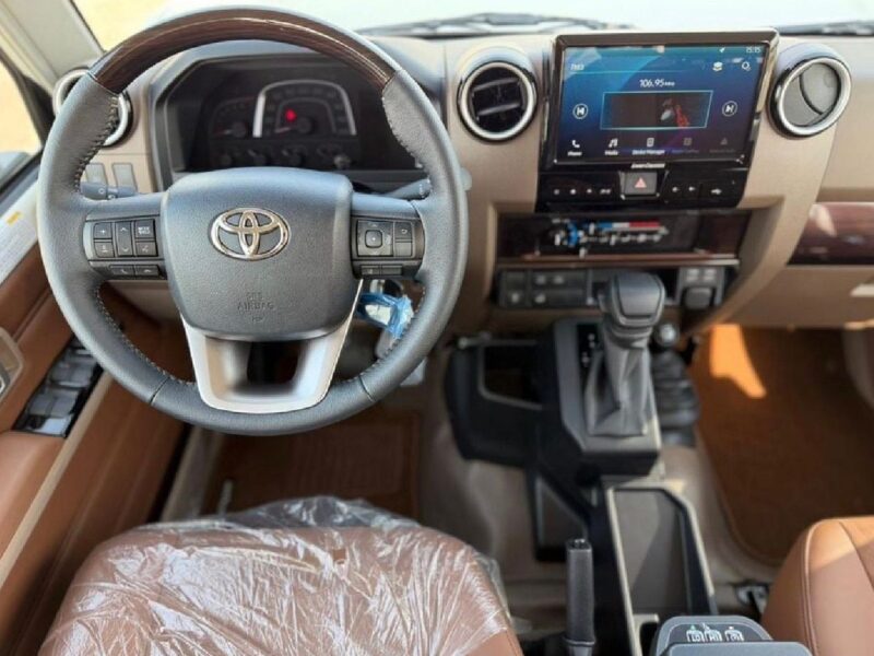 2026 TOYOTA LAND CRUSER LC79 4.0 Litres V6 Petrol Engine White Brown Pickup Truck