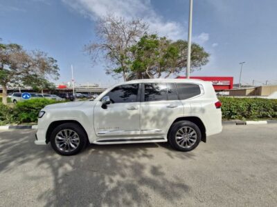 2024 Toyota Land Cruiser VXR 4.0 Litres V6 Petrol Engine White Beige SUV GCC Specs