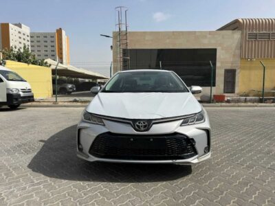 2025 TOYOTA COROLLA GLI 2.0 Liters 4 Cylinders Petrol Engine Silver Grey Sedan GCC