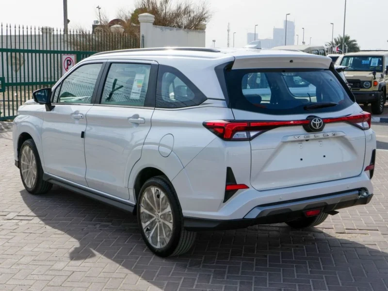 2025 TOYOTA VELOZ 1.5 Litres 4 Cylinders Petrol Engine White Grey SUV GCC Specs