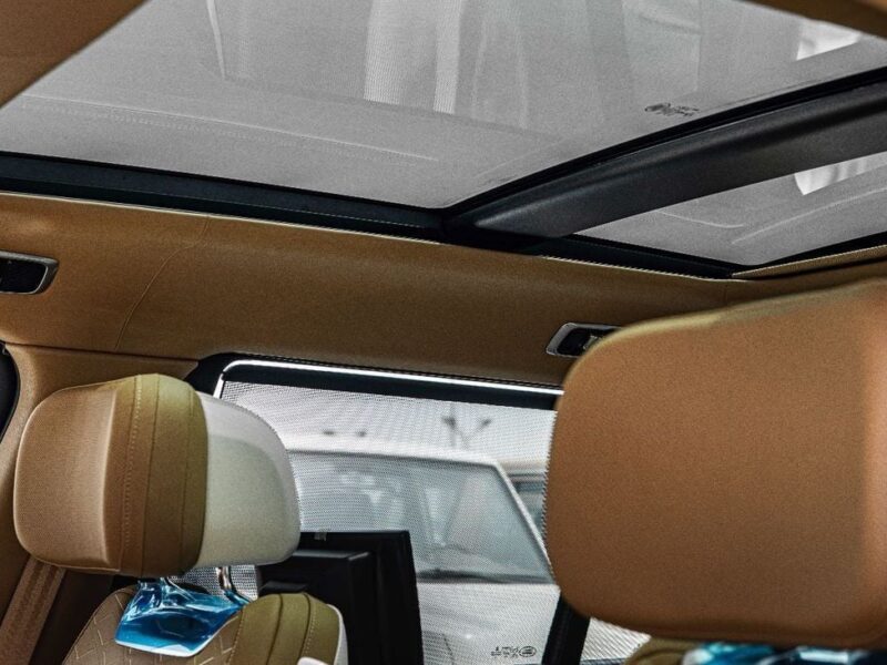 2022 Land Rover Range Rover (LWB) SV P615 4.4L 8 Cylinders Engine White Tan SUV